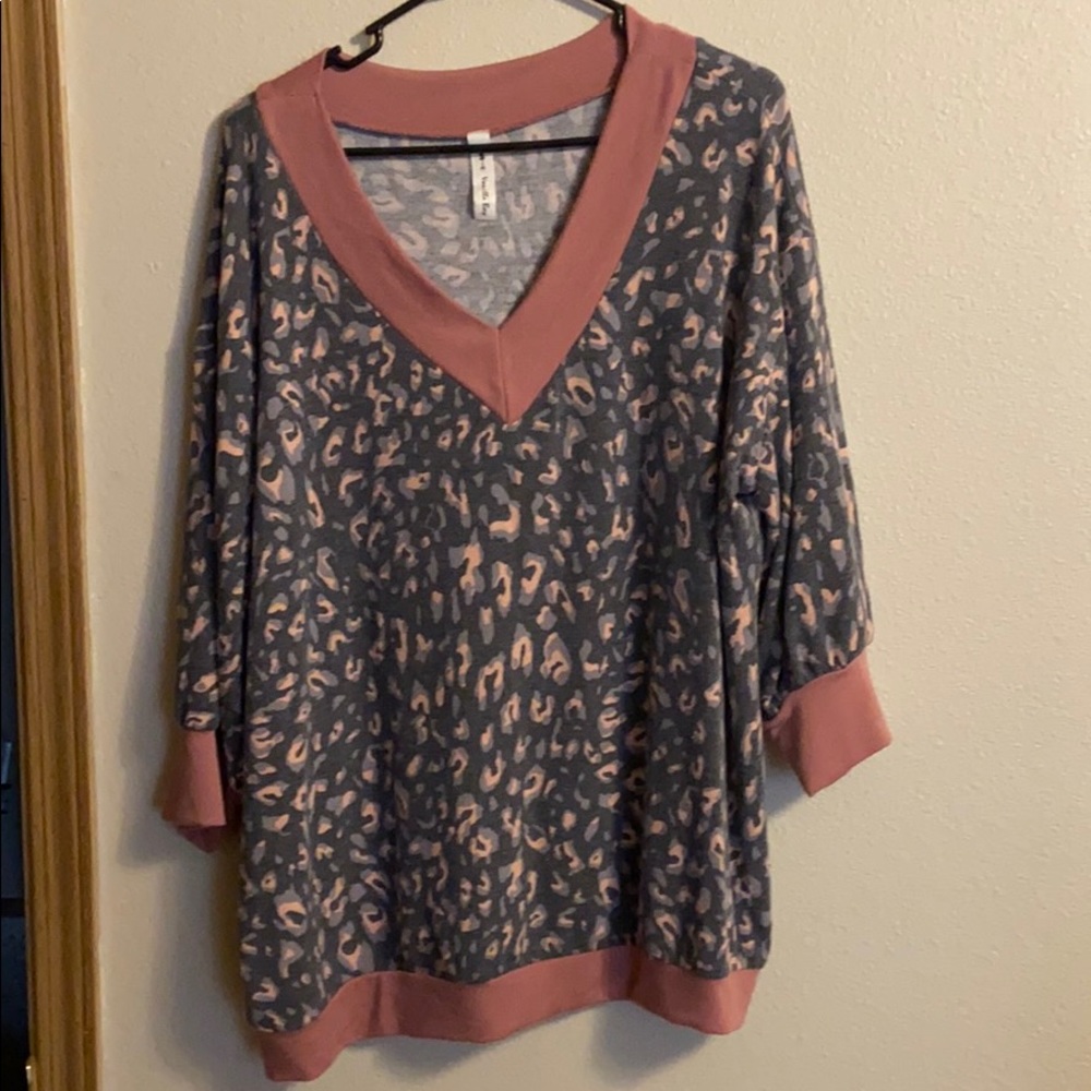 Vneck quarter sleeve